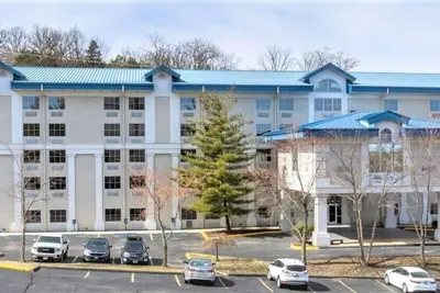 Image de Poolside Modern 1br Condo – Branson’s Oak Ridge