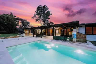 Image de Moonlight at Mudgee Chic Soires and Private Cinema