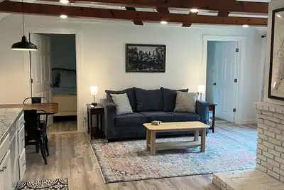 Image de Cozy 2-bedroom cabin in tranquil China, Maine with Ac, WiFi