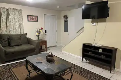 Image de #03 Downtown double couple retreat with king beds.