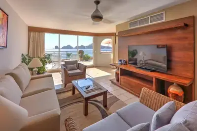 Image de Oceanfront Luxury for Christmas 3 Br Penthouse at Villa De Palmar Medano Beach