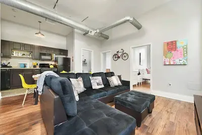 Image de Steel City Loft~10mins from Downtown Pgh