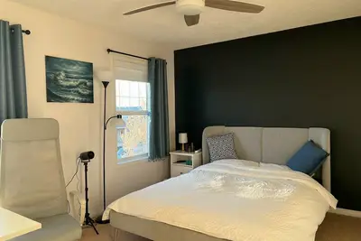 Image de Entire Living Room and Bedrooms