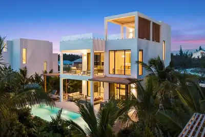 Image de Tc Villas -Lumiere South -Stylish Villa w. Rooftop Fun, Pool & Walk-to-Dining