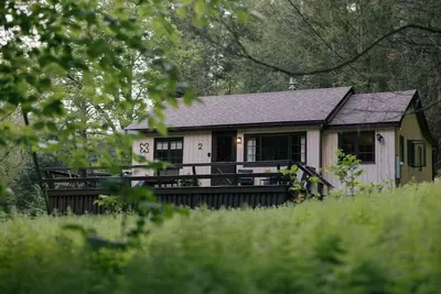 Image de Peaceful Cabin with Sauna, Hot Tub & Cold Plunge
