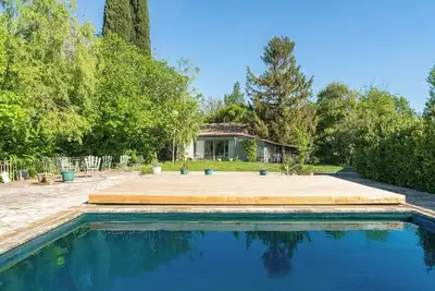 Image de Maison de vacances 'En Bord De Sorgue' avec piscine privée, terrasse privée et Wi-Fi