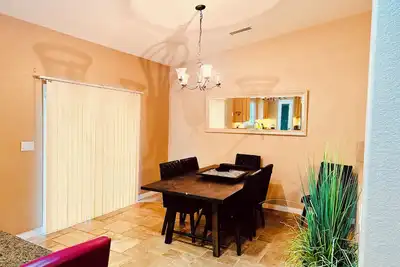 Image de Spacious 4-bedroom house in welcoming Ramona with Ac, WiFiand built in Romance!