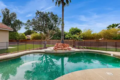 Image de Your Perfect Family Escape in Sunny Peoria – Private Pool and Relaxation Awaits