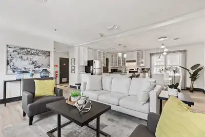 Image de Cozy 3-Bedroom Apartment in the Heart of Indy