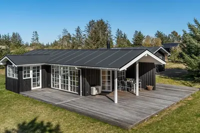 \"Jork\" - 1km from the sea by Interhome