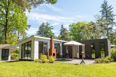 Image de Chalet moderne avec terrasse près de Rockanje