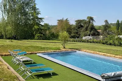 Image de Grange aménagé avec piscine privée à la belle campagne du Lot et Garonne