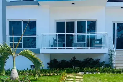 Image de Pool & parking in a 2br/1ba gem – Steps to everything you need