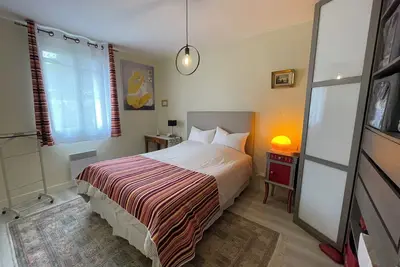 Image de Séjour détente, douceur de vivre. Jardin charmant et piscine.