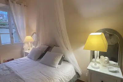 Image de Magnifique  appartement donnant accès direct  sur la place des 9 jets à Ceret.