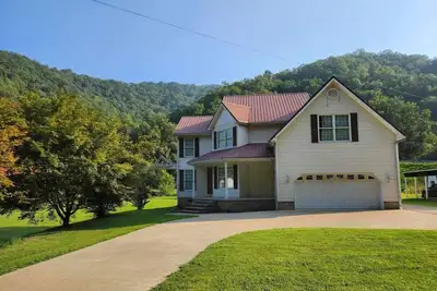 Image de Serene 5-bedroom house in Delbarton for large groups