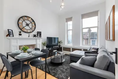 Image de Appartement-de Luxe-Sdb privée avec baignoire-Vue sur Rue