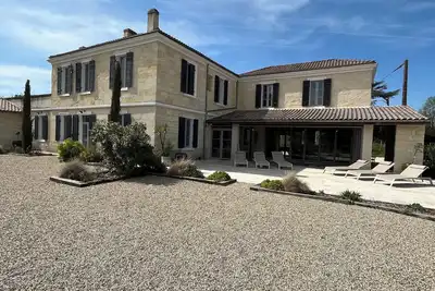Image de à 15 minutes de Bordeaux! Privatisation d' un ancien domaine viticole du 18èm