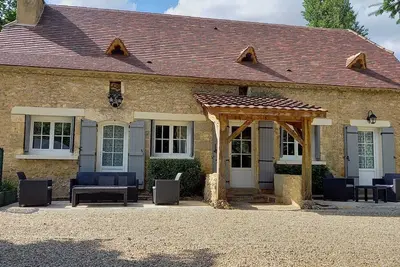 Image de Gîte Périgord avec piscine et vue sur la campagne : Le Cottage