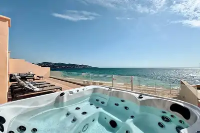 Image de Villa pieds dans l eau la Nartelle