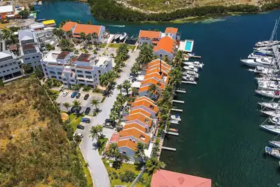 3-bedroom condo in charming Simpson Bay Yacht Club with WiFi, A/C, backup power