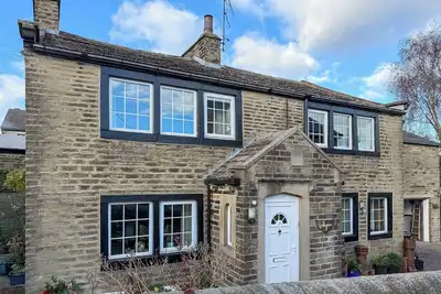 Image de 4 chambres à coucher à Haworth, near Keighley