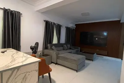 Image de Spacious 5-bedroom house in serene Lagos with fitness room, Ac