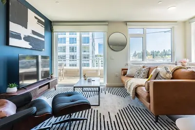 Image de 2br | Gym, Balcony, Views | Sophari B | Bellevue