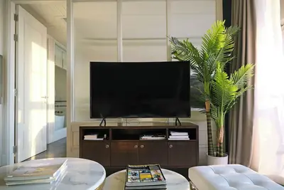 Image de Sea + Sunset Views + Netflix and Bathtub Hideaway