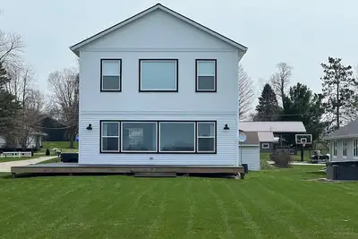 Image de Newer build 3-bedroom cottage on peaceful Fremont Lake with Ac, WiFi