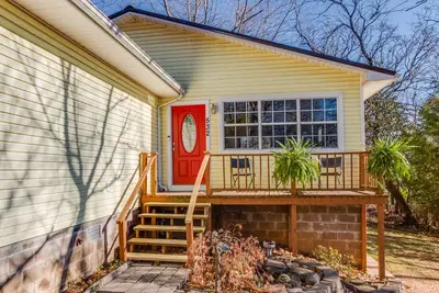 Image de Sunny Side Up - Charming 2-bedroom cottage with in Fayetteville