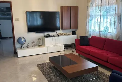 Image de Free loaner car…. Barbados Charming 3-bedroom with Ac, WiFi in St James.