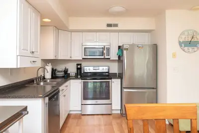 Image de Centrally Located w/Deck, 4 TVs, Fireplace, 2 Desks, Linens, Games, Wi-Fi & W/D