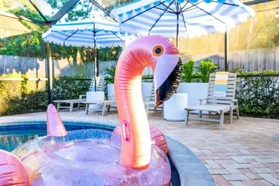 Image de Paradise Oasis Heated Pool+Games, <10 Min to Beach