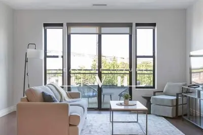 Image de Roomy 3-bedroom Corporate Apartment in beautiful Cleveland with Ac, WiFi