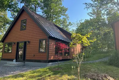 Image de Coastal Home Walking Distance to Long Sands - Sleeps 8+