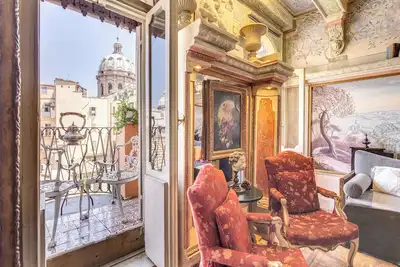 Image de Antique Baroque Apartment in the center of Rome with a balcony view