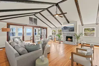 Image de Driftwood Haven, Chesapeake Bay views throughout