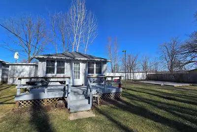 Image de 1-Br cottage off Rock River w\/Kayaks, Ac, WiFi + More