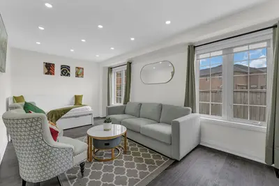 Image de Cozy Retreat Newly Renovated House Central Brampton