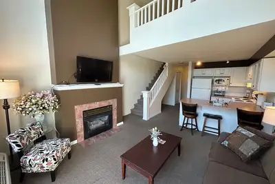 Image de Welcoming Loft With Golf Course View - 312