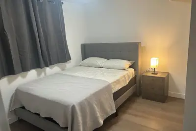 Image de Chetiks Cozy Basement Suite in Se Calgary