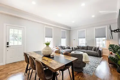 Image de Cozy, Central & Chic 5-bedroom house in Cincinnati