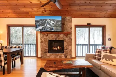 Image de Five minute drive to Jackson Gore side of Okemo Mountain with private hot tub and fire pit
