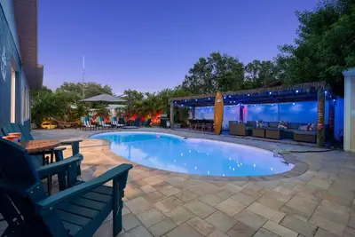 Castaway Island|Heated Pool, Fire Pit, 10 to Beach