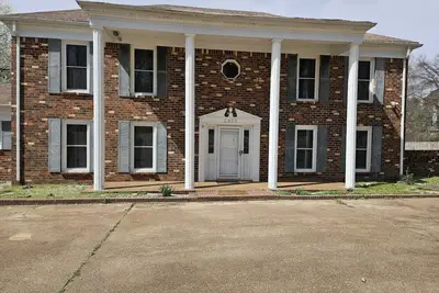 Image de Elegant 7- Br Mansion with Pool - Near Gold Course & Essentials, All King Beds.