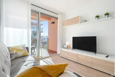Appartement avec terrasse 300m plage et commerces