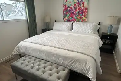 Image de Spacious Space, Sleeps 8, Close to Spruce Meadows