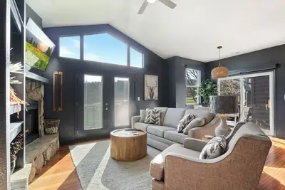 Image de Charming cottage overlooking the 15th fairway at Old Kinderhook Golf Course!