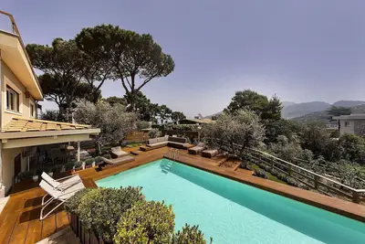 Image de Villa à Sorrente avec 6 chambres à coucher, 12 couchages